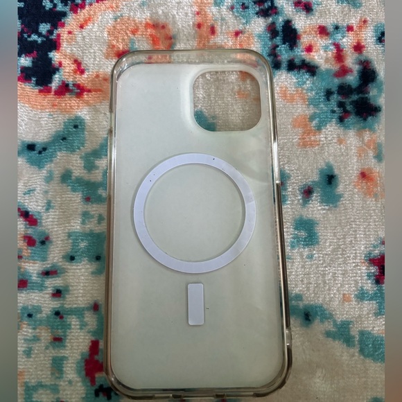 iPhone 15 MagSafe case - Picture 3 of 6